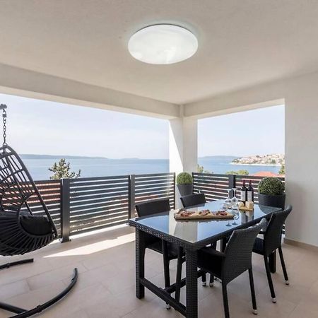 Apartment By Joe Trogir Exteriör bild